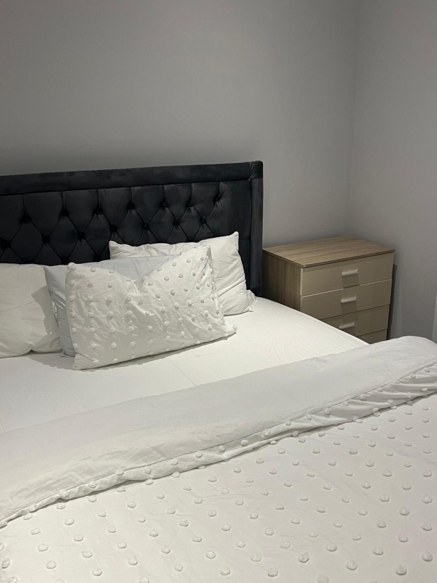 Spencer Bridge Rooms By Afl Northampton Exterior photo
