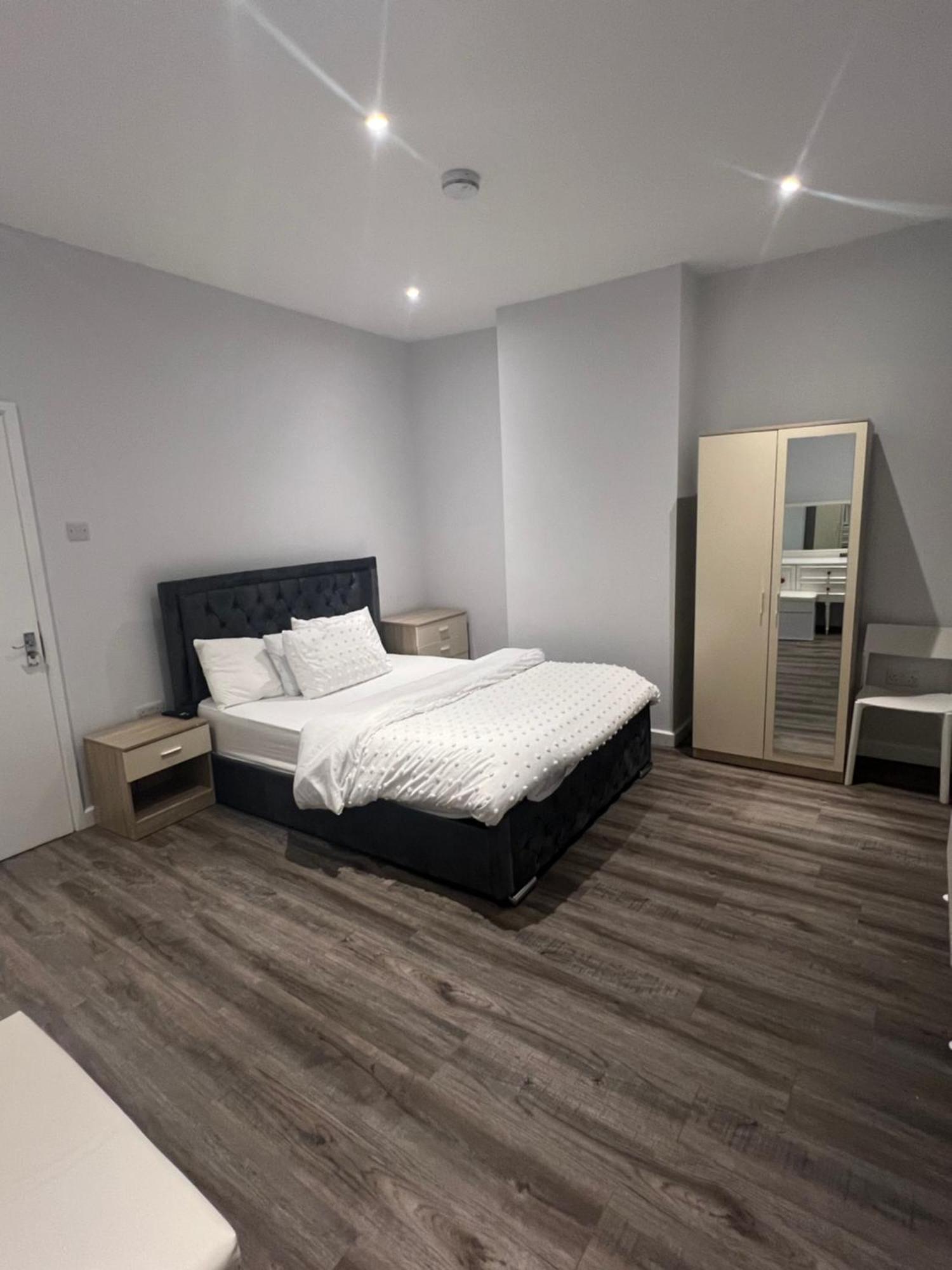 Spencer Bridge Rooms By Afl Northampton Exterior photo